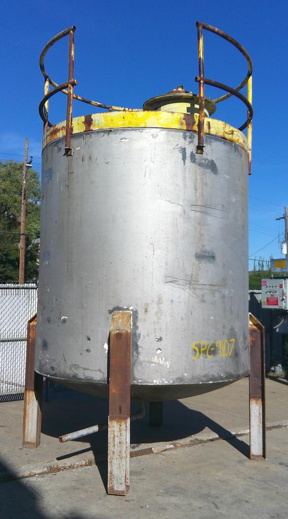 Tank 2900 gallon vertical tank, Stainless Steel, dish bottom