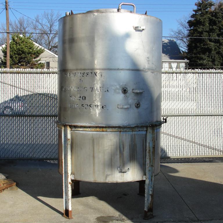 600 gallon vertical tank, stainless steel, flat bottom