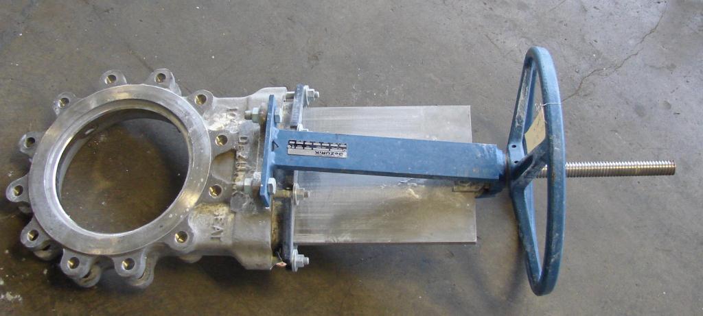 Valve 10 Dezurik gate valve, manual operation, 304 SS