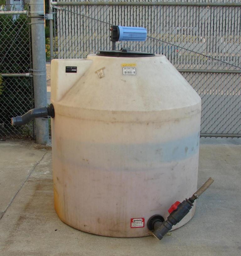 Tank 300 gallon vertical tank, Polyethylene, flat