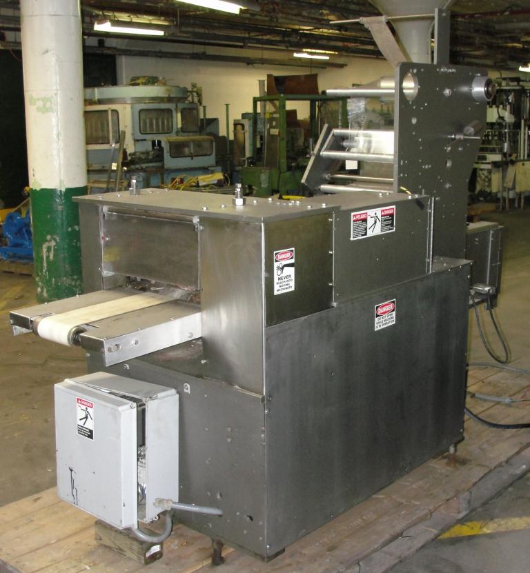 Wrapping machine Doboy horizontal flow wrapping machine model Super Mustang, speed 120 cpm4