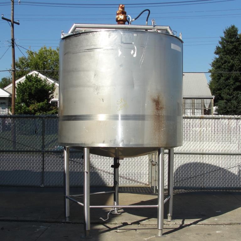 Tank 1000 gallon vertical tank, Stainless Steel, side scrape and paddle agitator, dish
