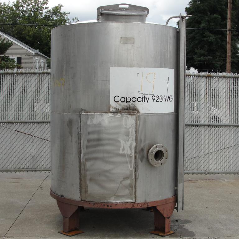 Tank 900 gallon vertical tank, Stainless Steel, conical bottom1