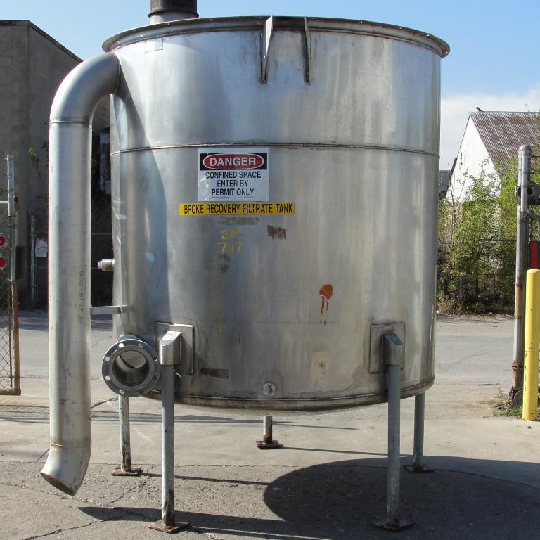 Tank 1100 gallon vertical tank, Stainless Steel, dish bottom