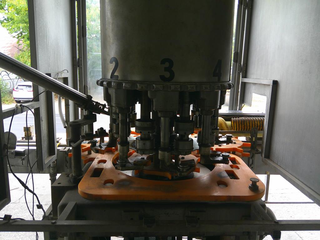 Capping Machine Consolidated screw capper model TG-8, 33 mm, 300 bpm8