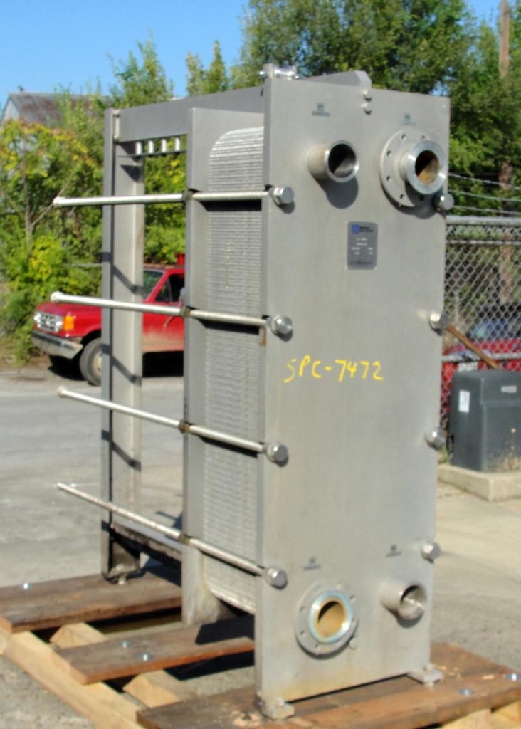 Heat Exchanger 549 sq.ft. Waukesha Cherry Burrell plate heat exchanger, Stainless Steel