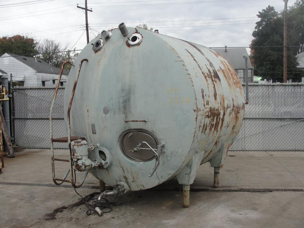 Tank 1700 gallon horizontal tank, Stainless Steel Contact Parts1