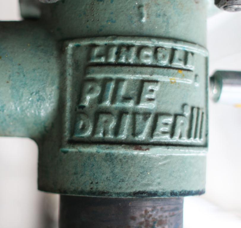 Pump 3 inlet Lincoln Industrial positive displacement pump model 84900, CS5
