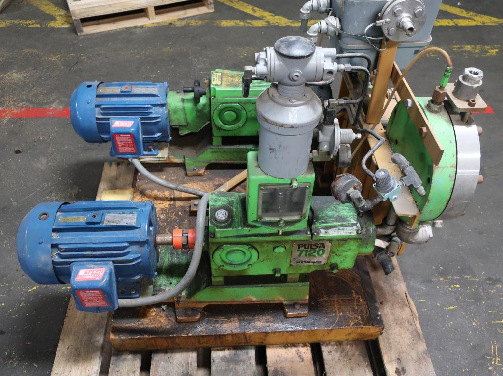 Pump 3/4 Pulsafeeder diaphragm metering pump, Stainless Steel Contact Parts2