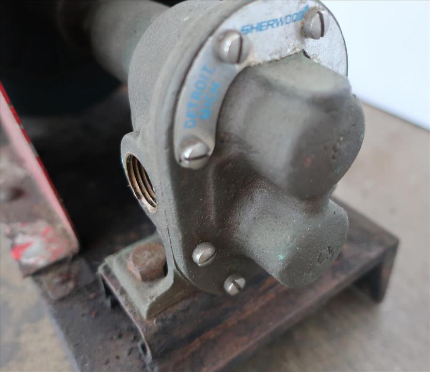 Pump .75 inlet Sherwood positive displacement pump .5 hp, Brass2