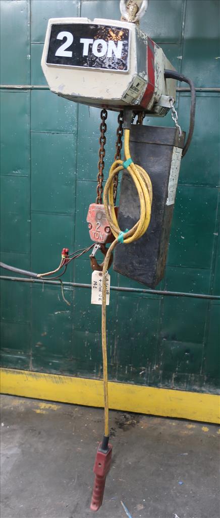 Material Handling Equipment chain hoist, 4000 lbs. Coffing Hoists model EC.4008.32