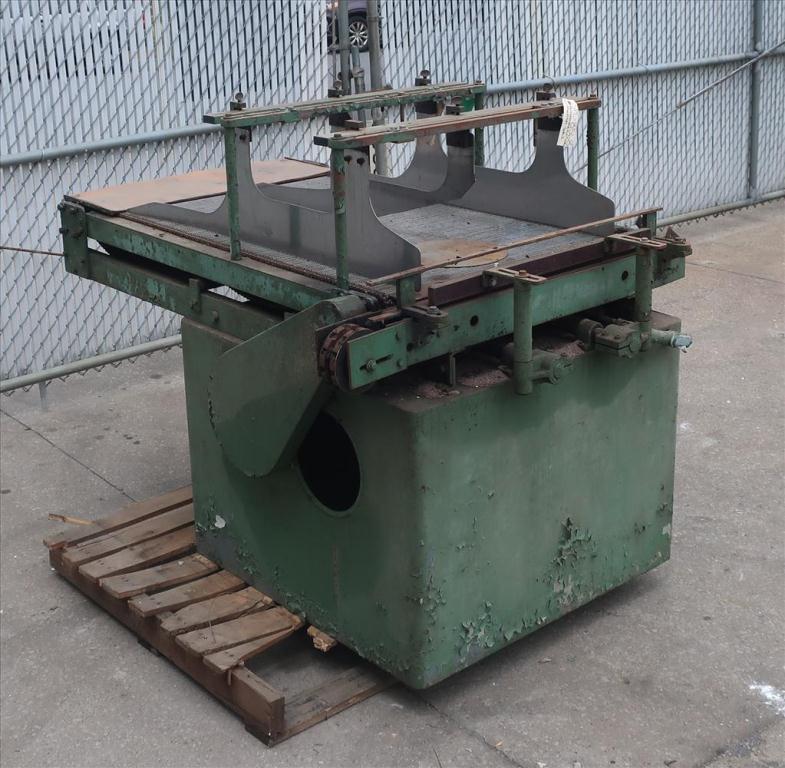 Accumulation Table 36 x 46 Machinery Service Co bottle feed table CS