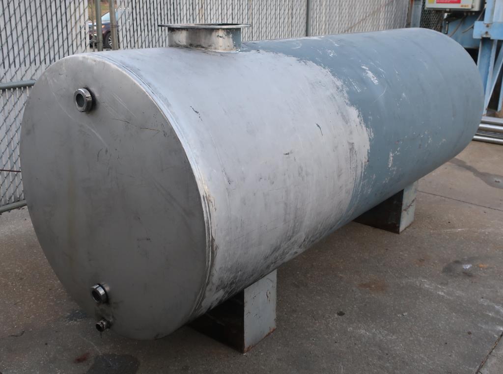 Tank 700 gallon horizontal tank, Stainless Steel1