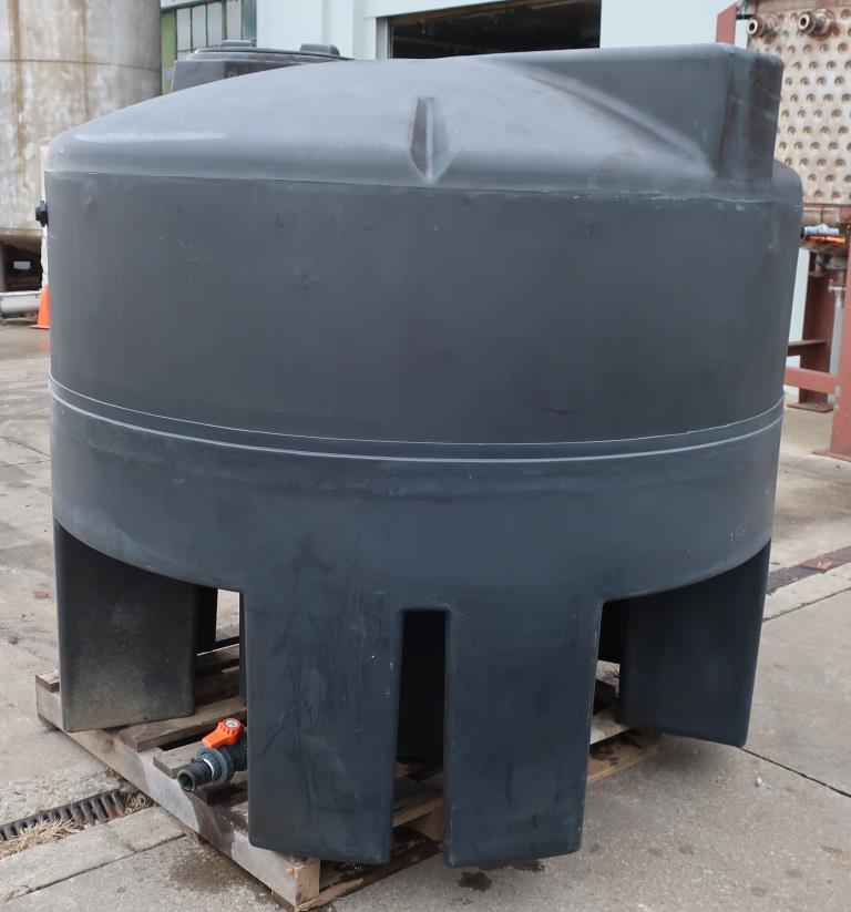 Tank 750 gallon vertical tank, Polypropylene, dome bottom3