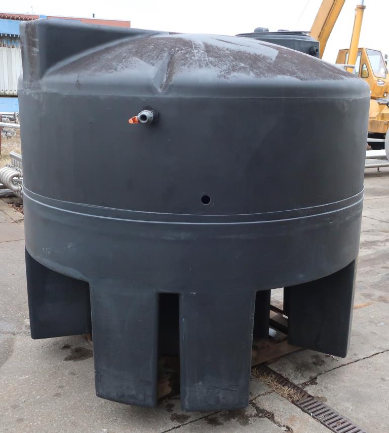 Tank 750 gallon vertical tank, Polypropylene, dome bottom4