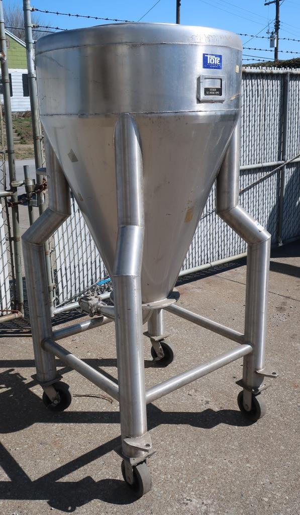 Tank 100 gallon vertical tank, Stainless Steel, conical bottom, on casters3