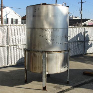 600 gallon vertical tank, stainless steel, flat bottom