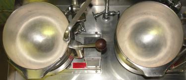 Kettle 2.5 gallon Groen hemispherical bottom kettle, 50 psi @ 300° F psi jacket rating, 316 SS