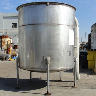 Tank 1100 gallon vertical tank, Stainless Steel, dish bottom