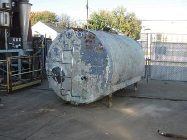Tank 2800 gallon horizontal tank, Stainless Steel Contact Parts