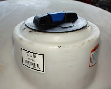 Tank 325 gallon vertical tank, poly, flat