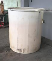 Tank 175 gallon vertical tank, poly, flat bottom